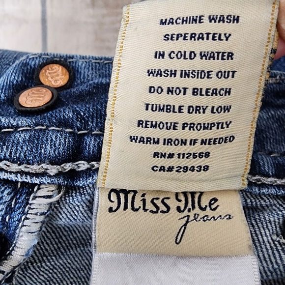Miss Me JP6053B Low Rise Boot Cut Sequin Embellished Flap Pocket Jeans Size 28 - Picture 16 of 16